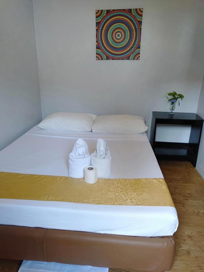 Residencia Katrina Bed And Breakfast Ель-Нідо Екстер'єр фото